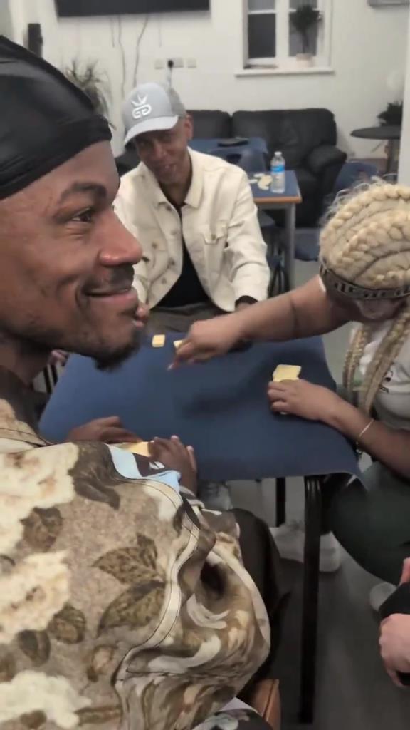 想找到巴特勒很簡單，因為他不在籃球場，就在棋牌室